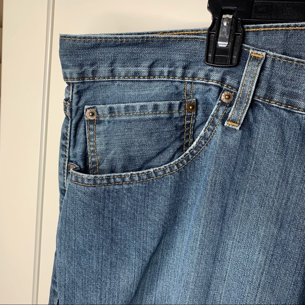 Men’s 559 Straight Leg Levi’s Jeans - Picture 6 of 13